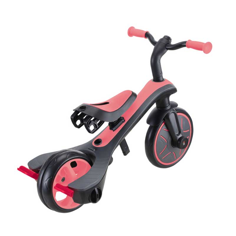 Триколка Globber EXPLORER TRIKE 4 IN 1, розов цвят – режим баланс колело, заден диагонален изглед.