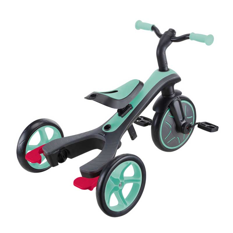 Триколка Globber EXPLORER TRIKE 4 IN 1, ментово зелен цвят – режим баланс колело, заден диагонален изглед.
