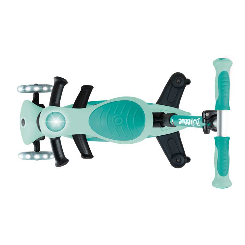 Тротинетка 5 в 1 GLOBBER GO UP DELUXE LIGHTS 360°, ментово зелена – режим возило със седалка и светещи колела, изглед отгоре.