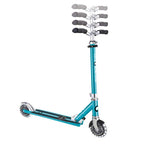 Алуминиева детска тротинетка GLOBBER FLOW ELEMENT LIGHTS - аква. Снимка отстрани - указание за регулиране. 