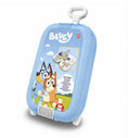 Детски комплект за рисуване Bluey в куфарче на колелца с аксесоари. Изглед отстрани.